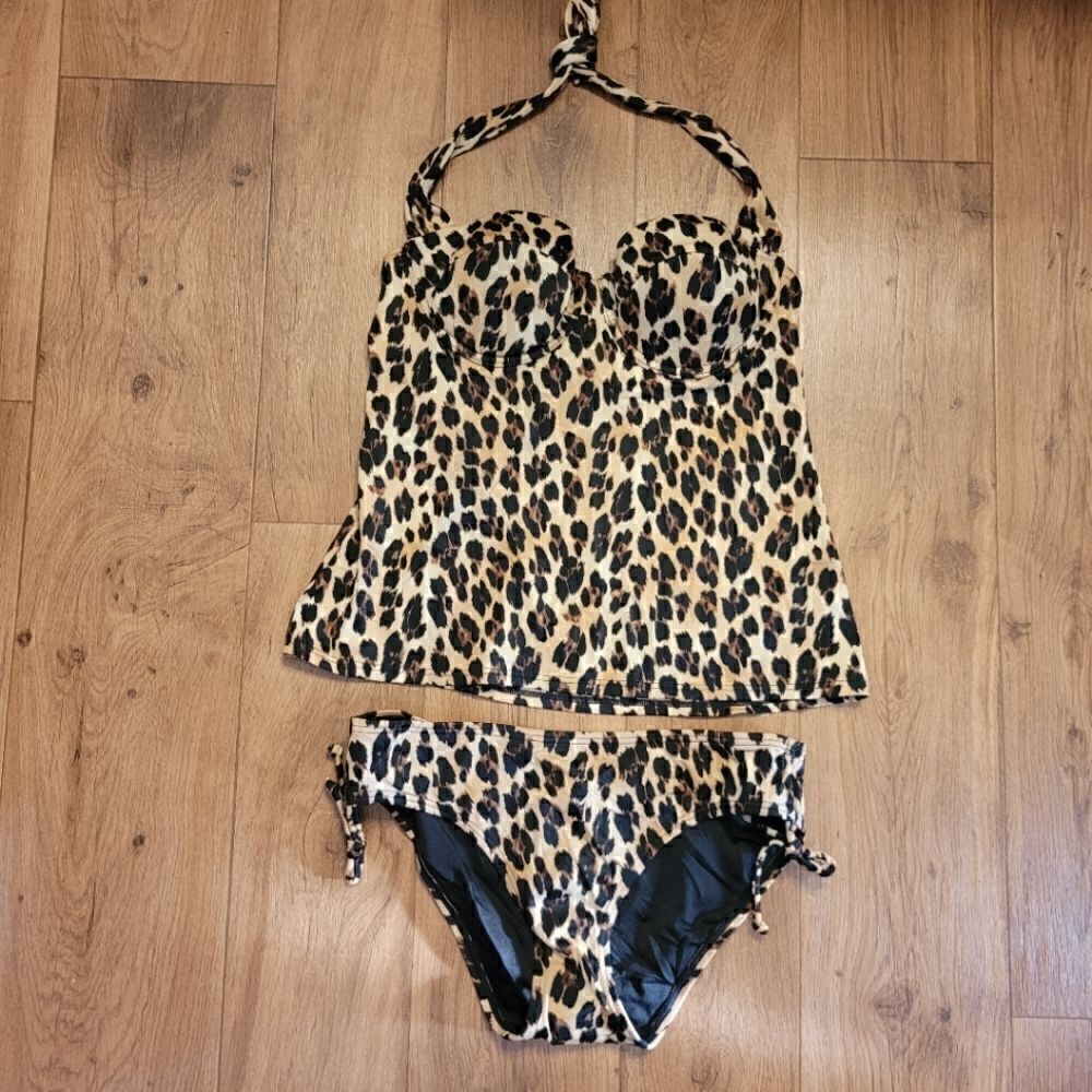 Victoria Secret Leopard Print Taniki Swimsuit Set Size 36B/M NWOT